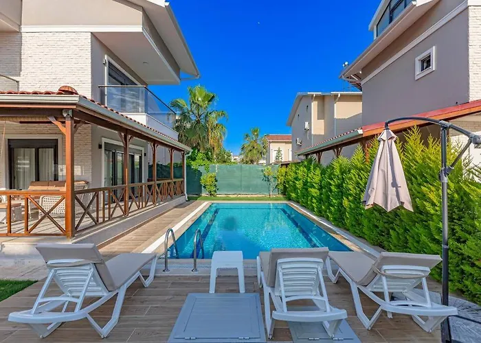 Villa Near By The Land Of Legends , Paradise *